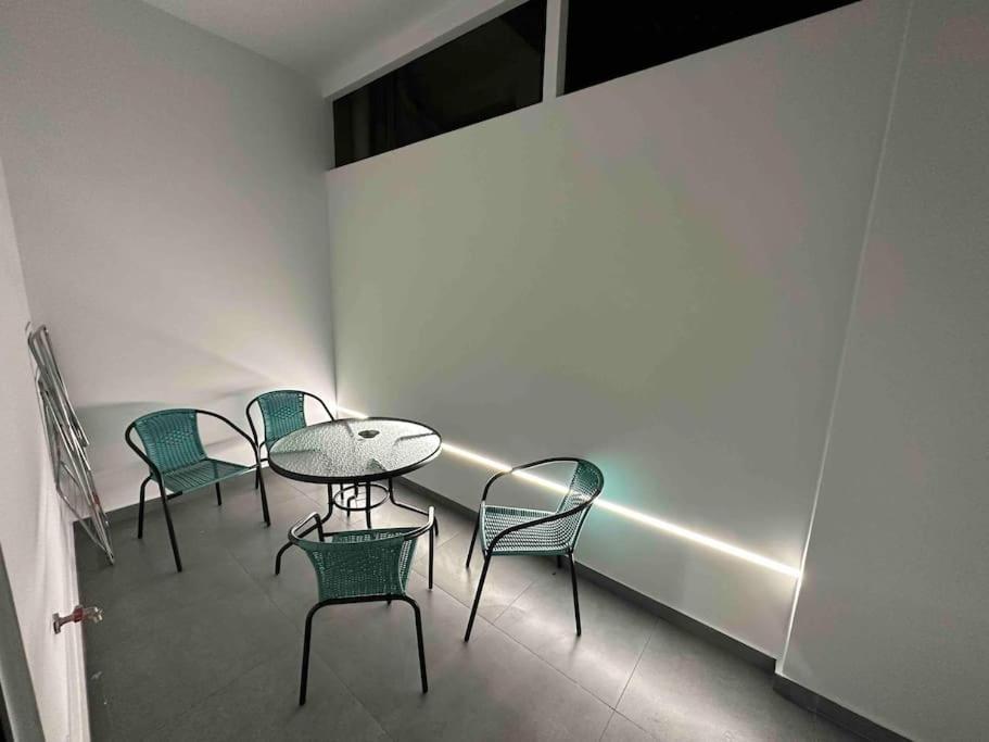 Cozy In A New Building 4 * Piraeus
