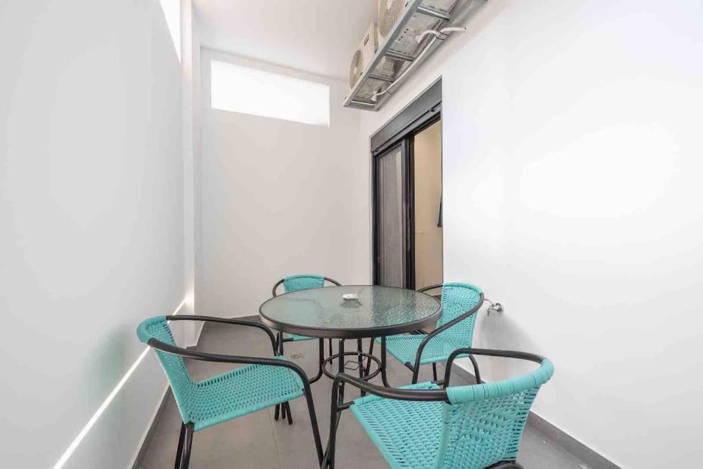 Cozy In A New Building 4 * Piraeus